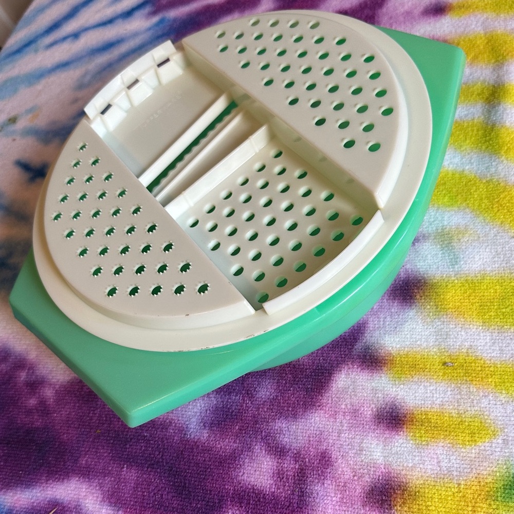 Tupperware Green and White Grater. Vintage. 2 pieces